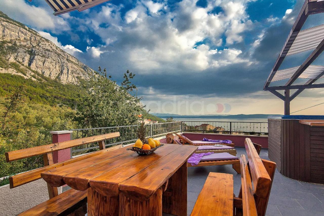 Holiday Home Darius With Hot Tub Makarska Dış mekan fotoğraf