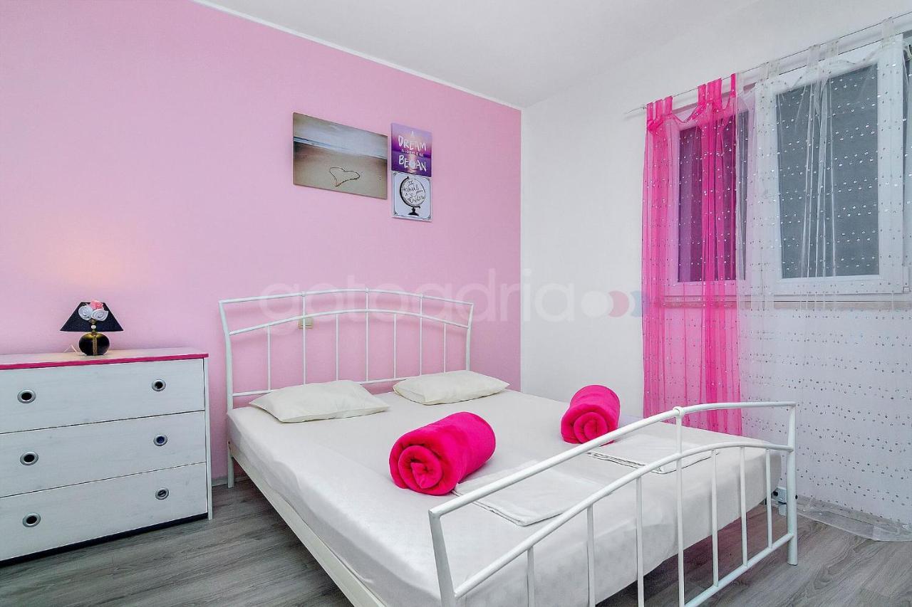Holiday Home Darius With Hot Tub Makarska Dış mekan fotoğraf