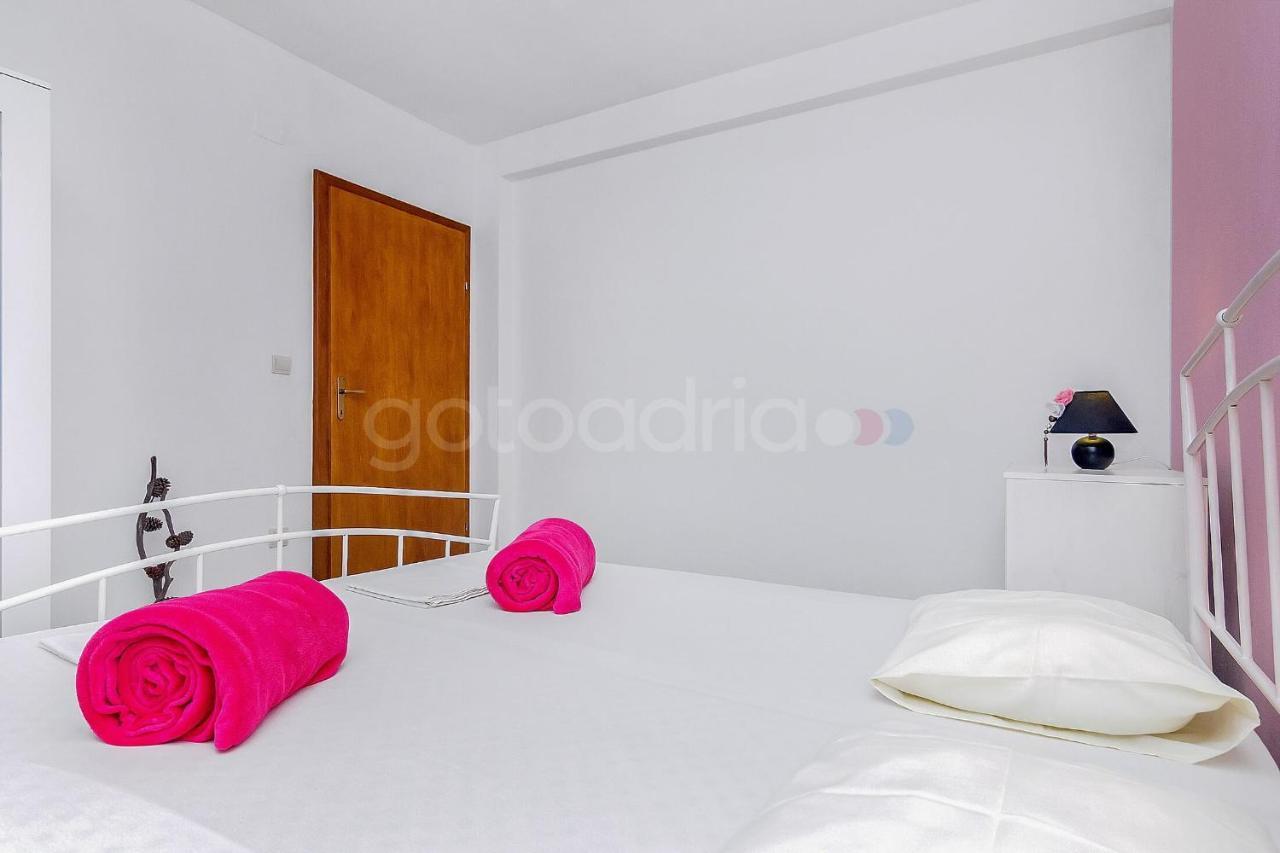 Holiday Home Darius With Hot Tub Makarska Dış mekan fotoğraf